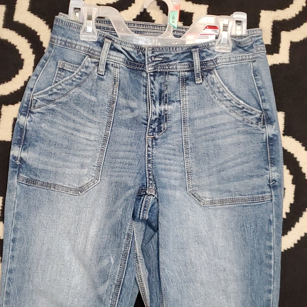 TIME AND TRU UTILITY SLIM HIGH-RISE JEANS ๐ - Picture 3 of 9